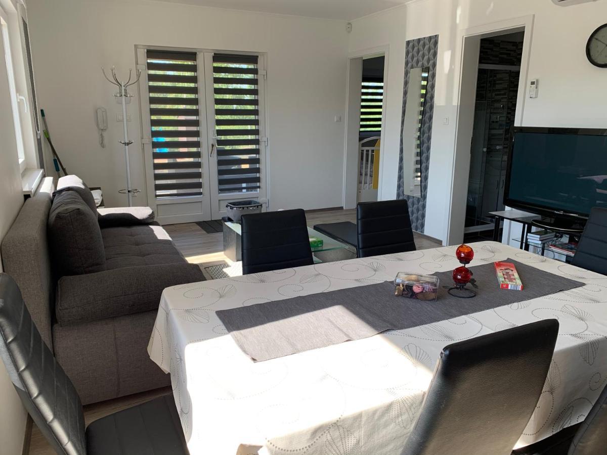 Fullhouse Apartmanhaz Zamárdi Eksteriør billede